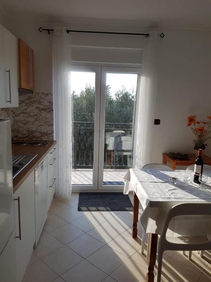 Apartment Mit Balkon Porec Exterior photo